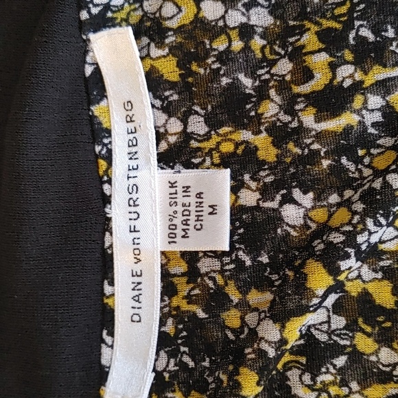 DIANE von FURSTENBERG crisscross 100% silk Size Medium Top Elvia - Picture 4 of 9